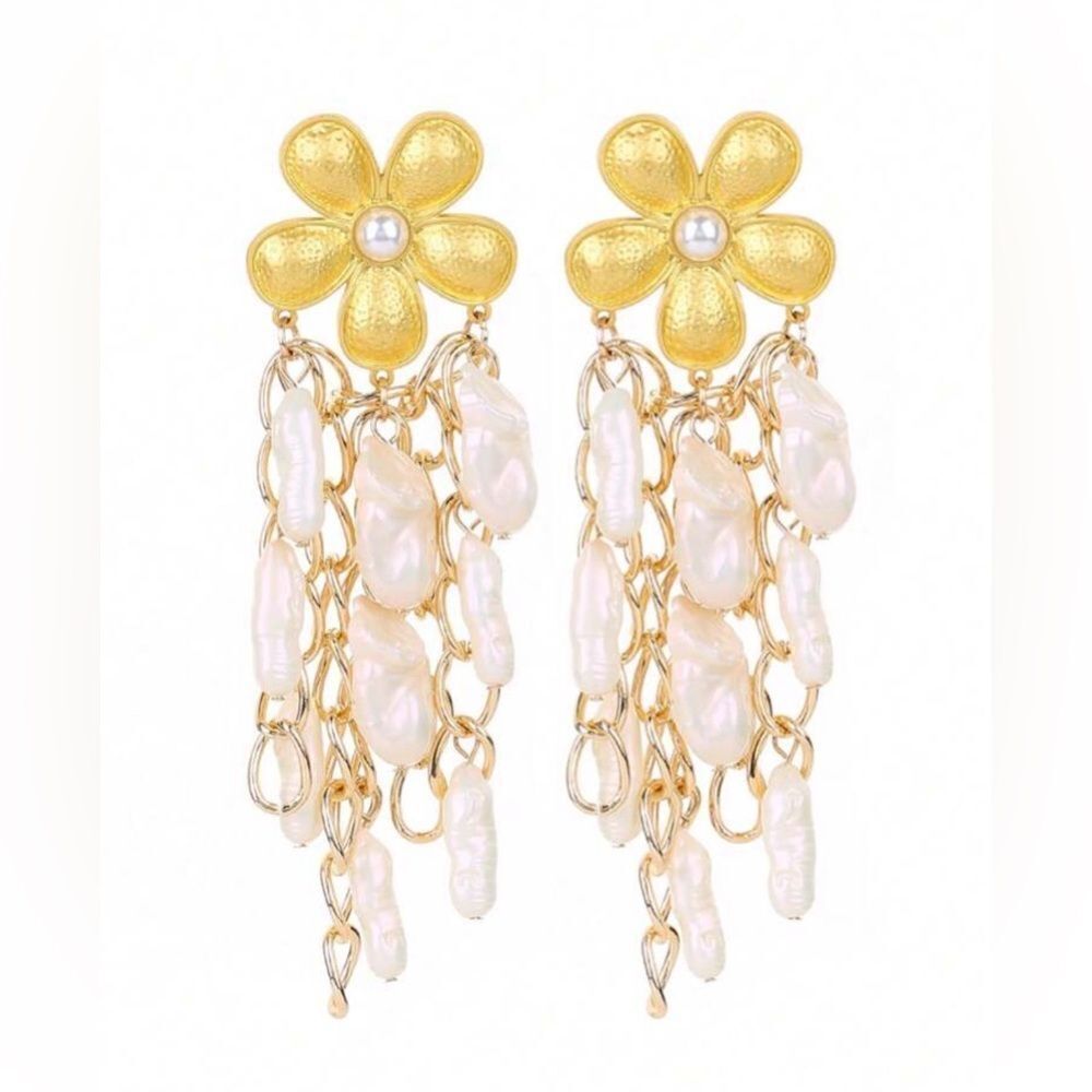 Flowerβstatement earrings N1063
